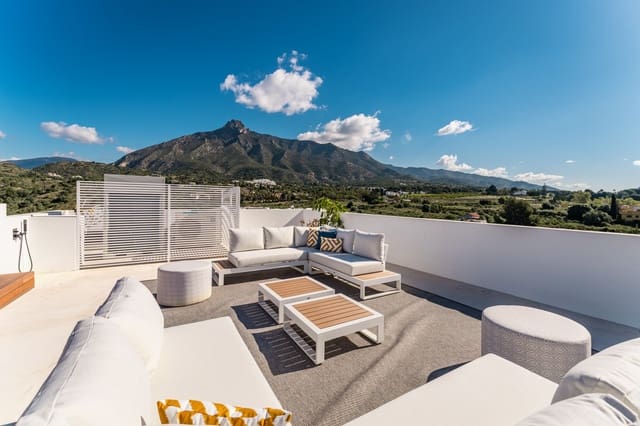 5 bedroom Villa for sale in Marbella with pool garage - € 3,800,000 (Ref: 9023097)