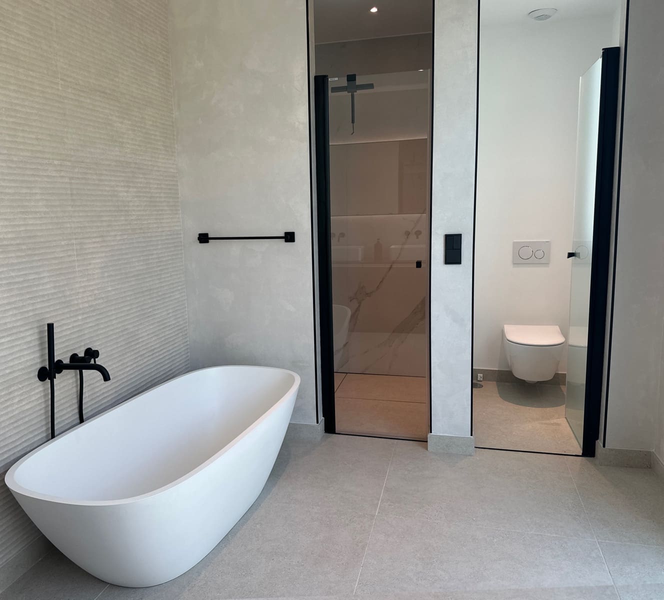 3 bedroom Apartment for sale in Marbella with pool garage - € 2,080,000 (Ref: 9023099)