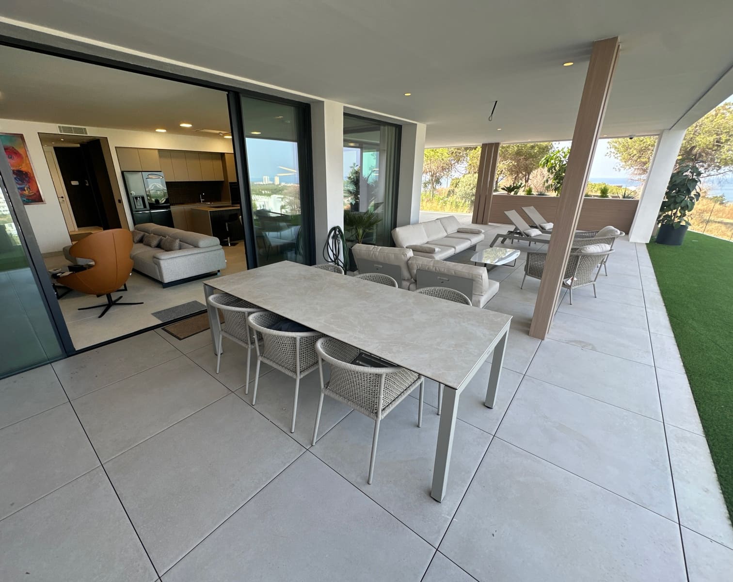 3 bedroom Apartment for sale in Marbella with pool garage - € 2,080,000 (Ref: 9023099)