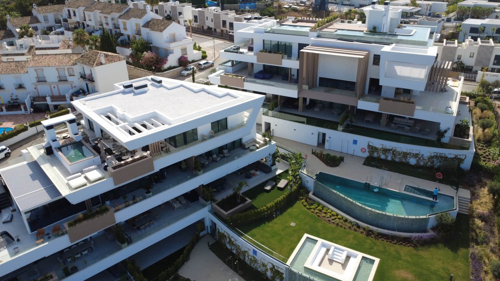 3 bedroom Apartment for sale in Marbella with pool garage - € 2,080,000 (Ref: 9023099)