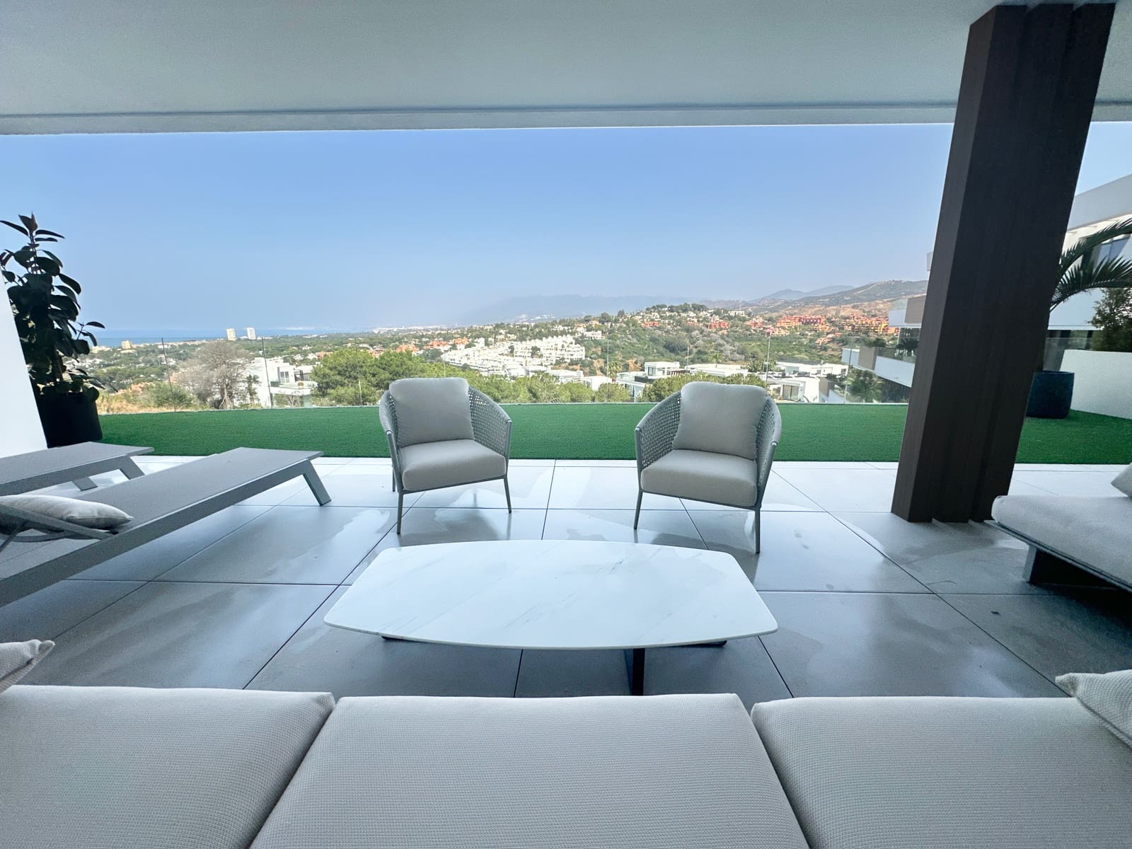 3 bedroom Apartment for sale in Marbella with pool garage - € 2,080,000 (Ref: 9023099)