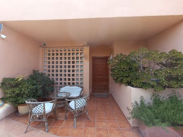 3 sovrum Semi-fristående Villa till salu i Marbella med garage - 1 165 000 € (Ref: 9068763)