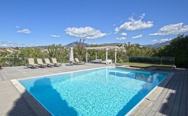 5 bedroom Villa for sale in Marbella with pool garage - € 2,995,000 (Ref: 9129661)