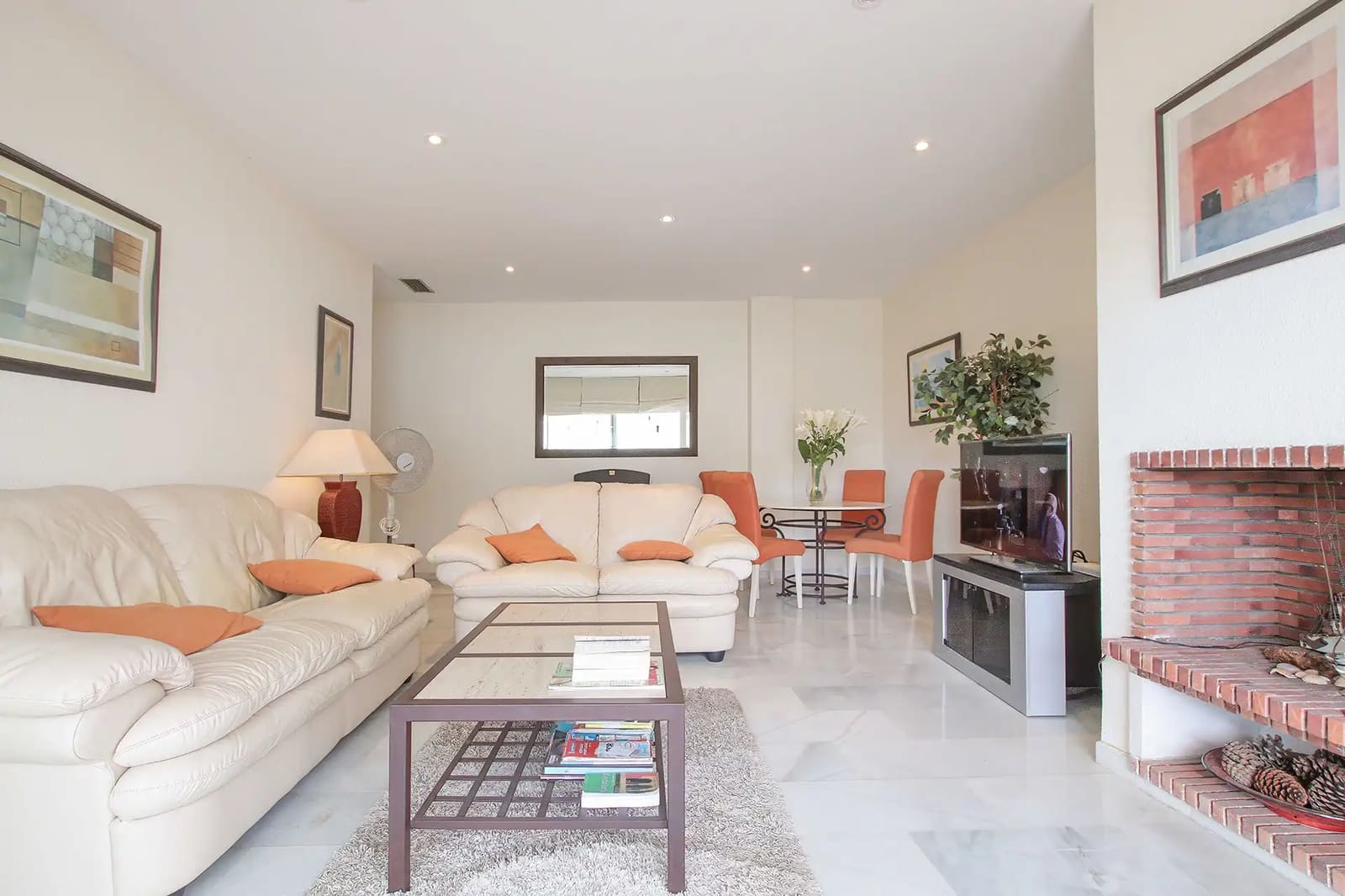 2 bedroom Apartment for sale in Marbella with pool garage - € 579,000 (Ref: 9129663)