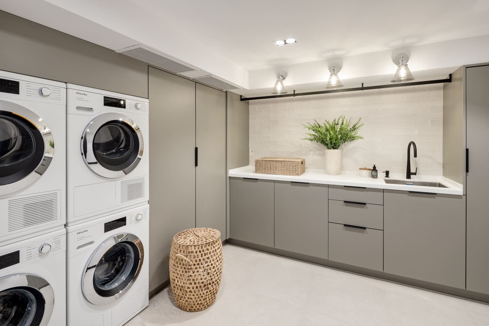 7 bedroom Villa for sale in Marbella with pool garage - € 19,500,000 (Ref: 9129682)