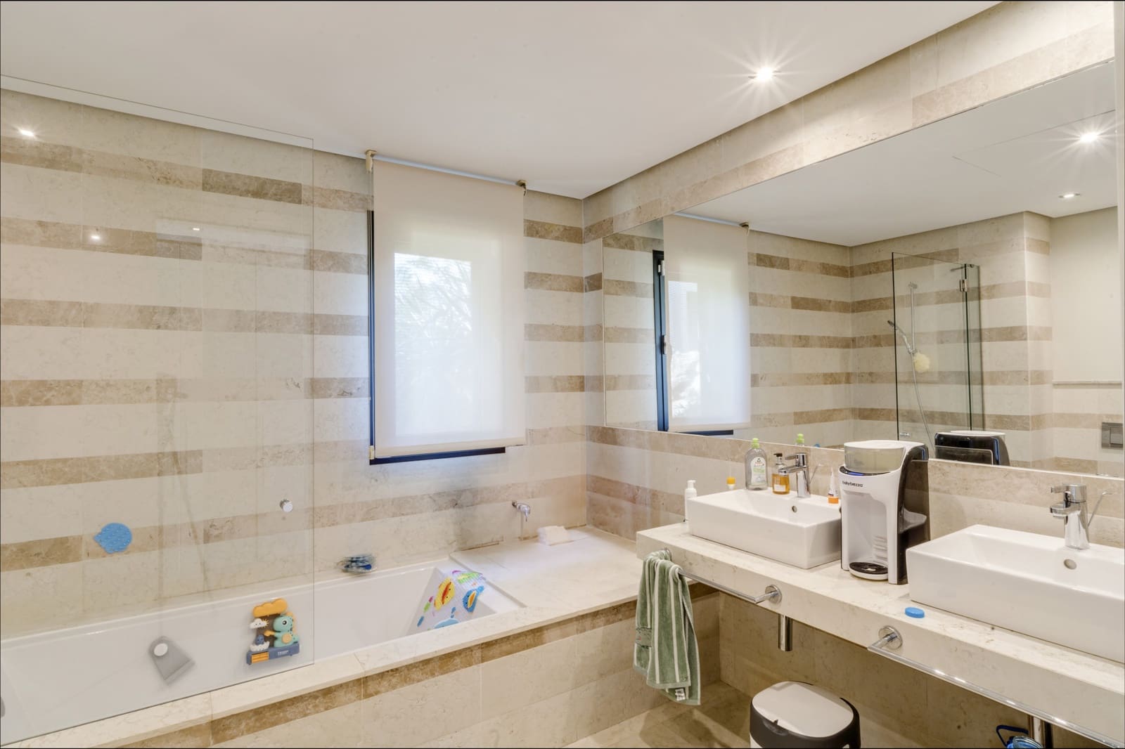 5 bedroom Villa for sale in Marbella with pool garage - € 1,990,000 (Ref: 9145415)