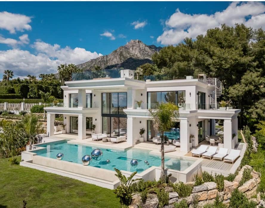 7 sypialnia Willa na sprzedaż w Marbella z basenem garażem - 11 800 000 € (Ref: 9152090)