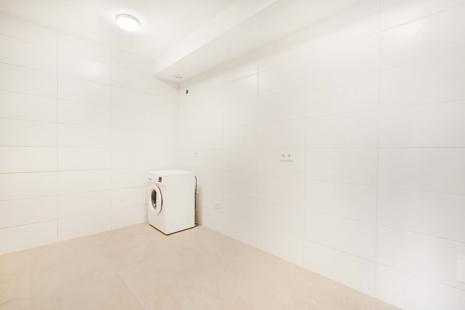 3 bedroom Villa for sale in Marbella with pool garage - € 980,000 (Ref: 9159391)