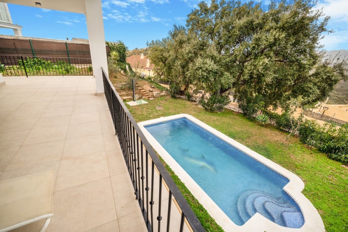 3 bedroom Villa for sale in Marbella with pool garage - € 980,000 (Ref: 9159391)