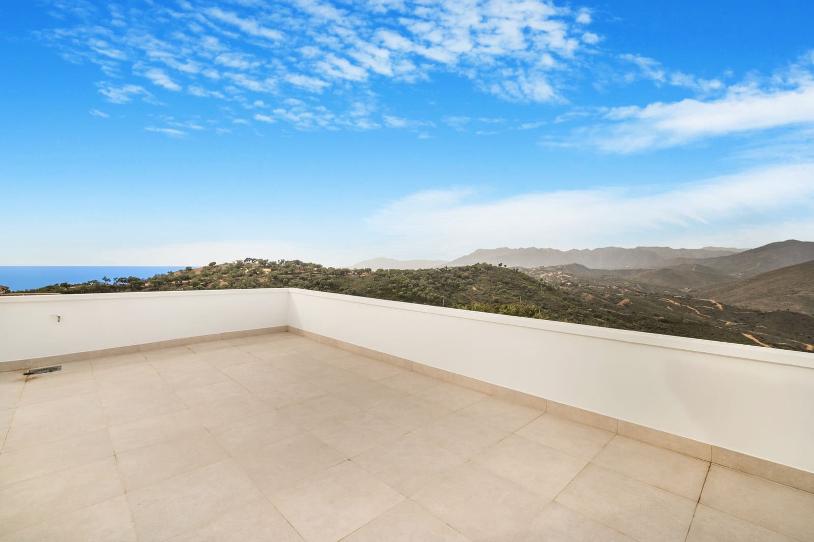 3 bedroom Villa for sale in Marbella with pool garage - € 980,000 (Ref: 9159391)