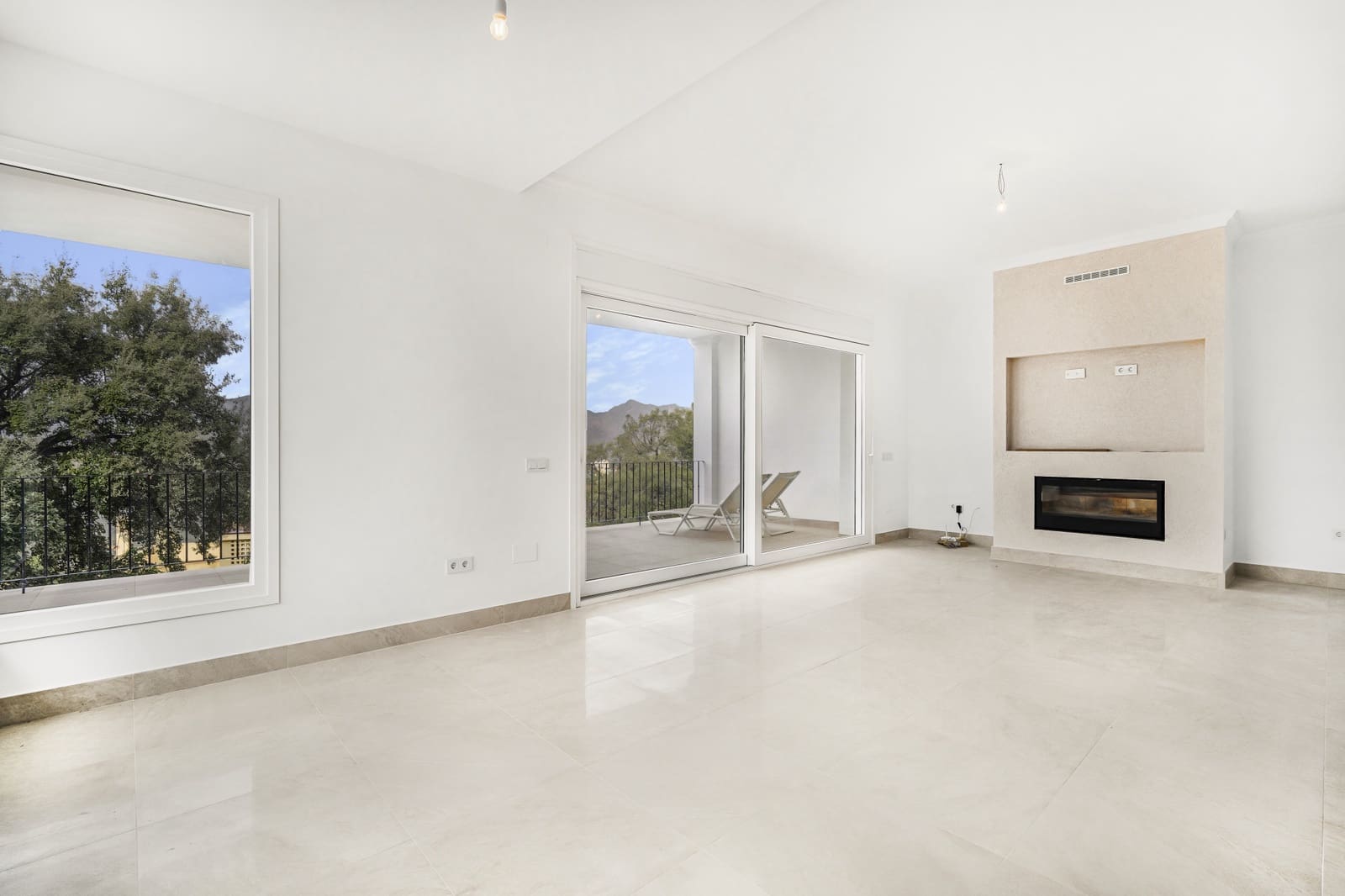 3 bedroom Villa for sale in Marbella with pool garage - € 980,000 (Ref: 9159391)