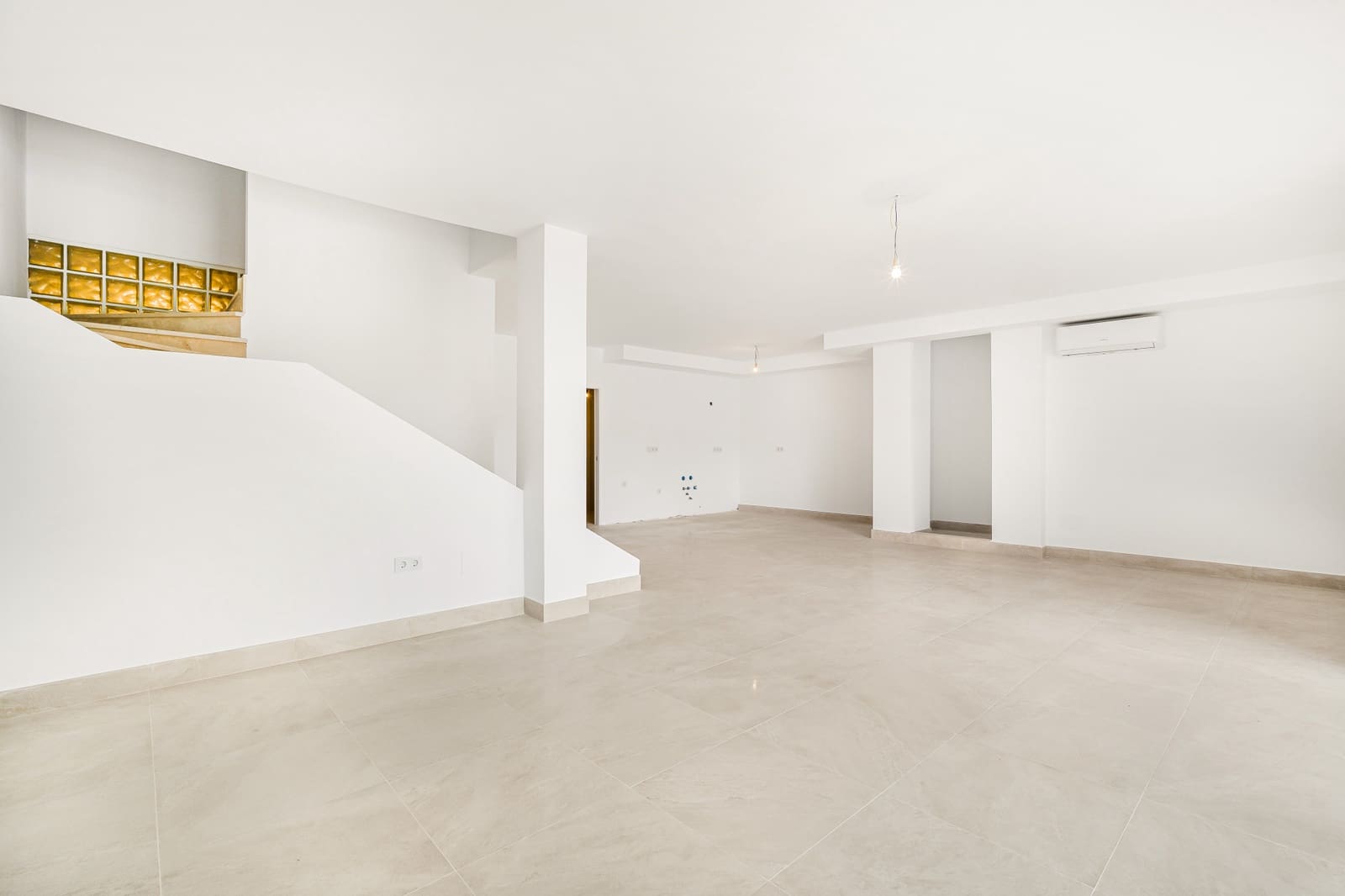 3 bedroom Villa for sale in Marbella with pool garage - € 980,000 (Ref: 9159391)