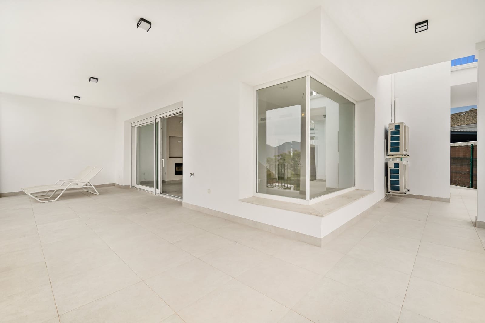 3 bedroom Villa for sale in Marbella with pool garage - € 980,000 (Ref: 9159391)