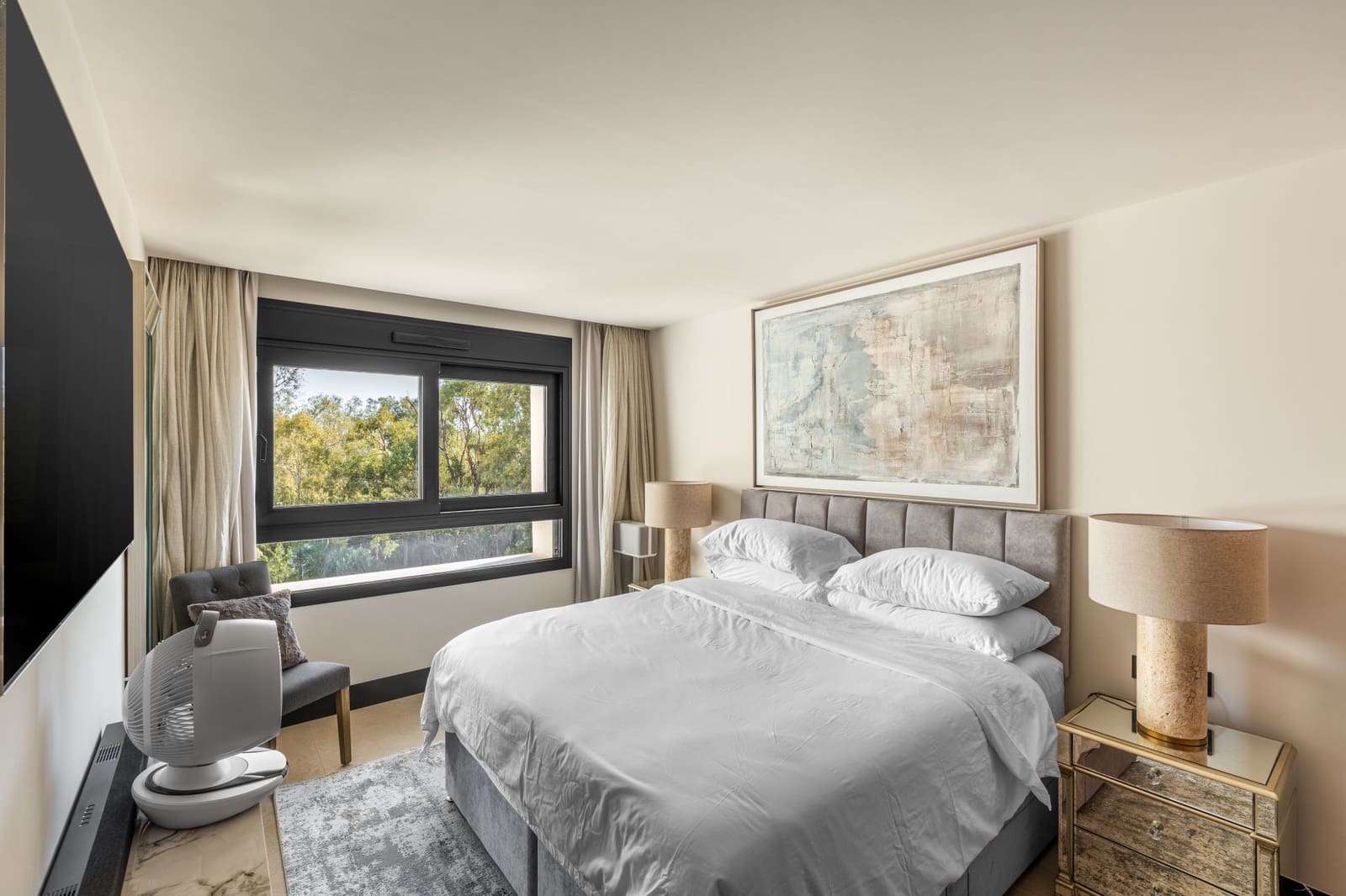 3 makuuhuone Huoneisto myytävänä paikassa Nueva Andalucia mukana uima-altaan 
autotalli - 995 000 € (Ref: 9159393)