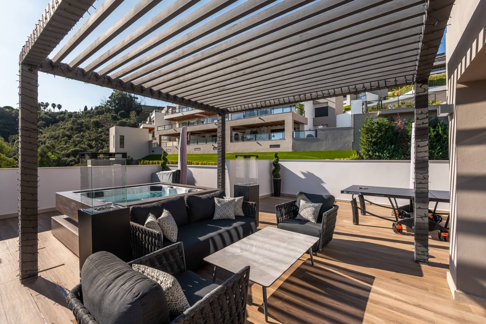 3 makuuhuone Huoneisto myytävänä paikassa Nueva Andalucia mukana uima-altaan 
autotalli - 995 000 € (Ref: 9159393)