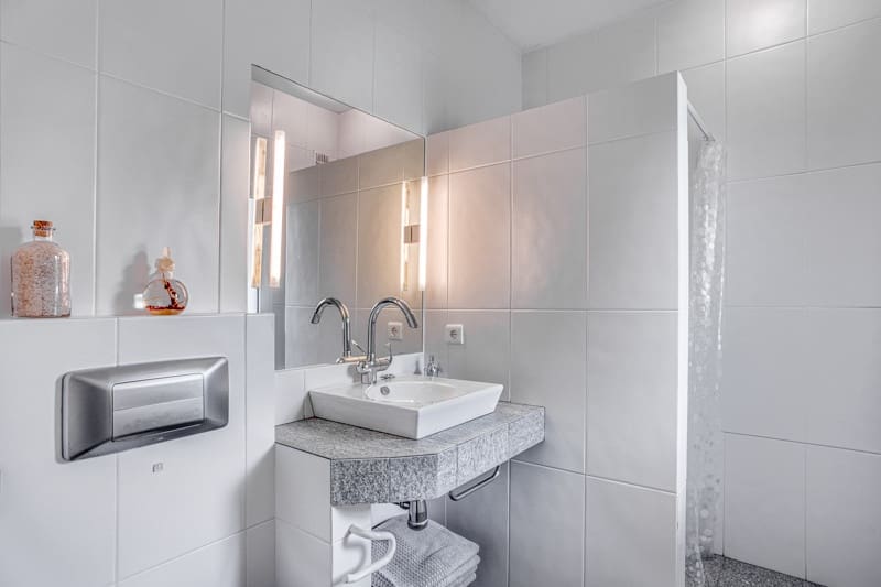 4 sypialnia Willa na sprzedaż w Marbella z basenem garażem - 3 600 000 € (Ref: 9159396)