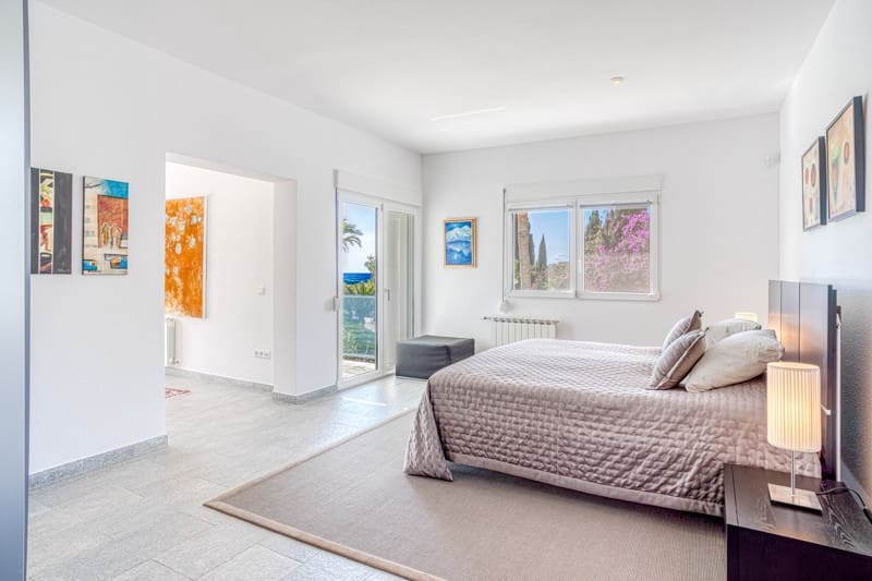 4 sypialnia Willa na sprzedaż w Marbella z basenem garażem - 3 600 000 € (Ref: 9159396)