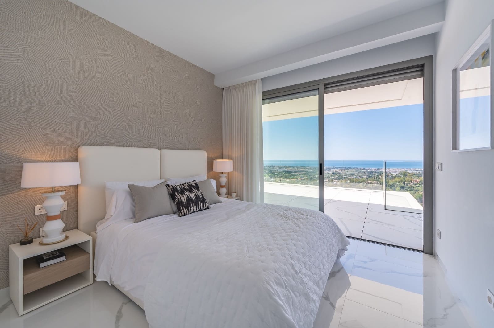 3 soverom Leilighet til salgs i Benahavis med svømmebasseng garasje - € 1 695 000 (Ref: 9162196)