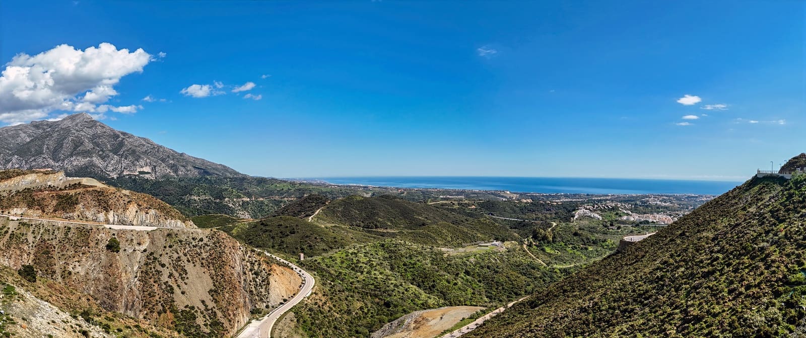 2 soverom Penthouse til salgs i Benahavis med svømmebasseng garasje - € 1 540 000 (Ref: 9171367)