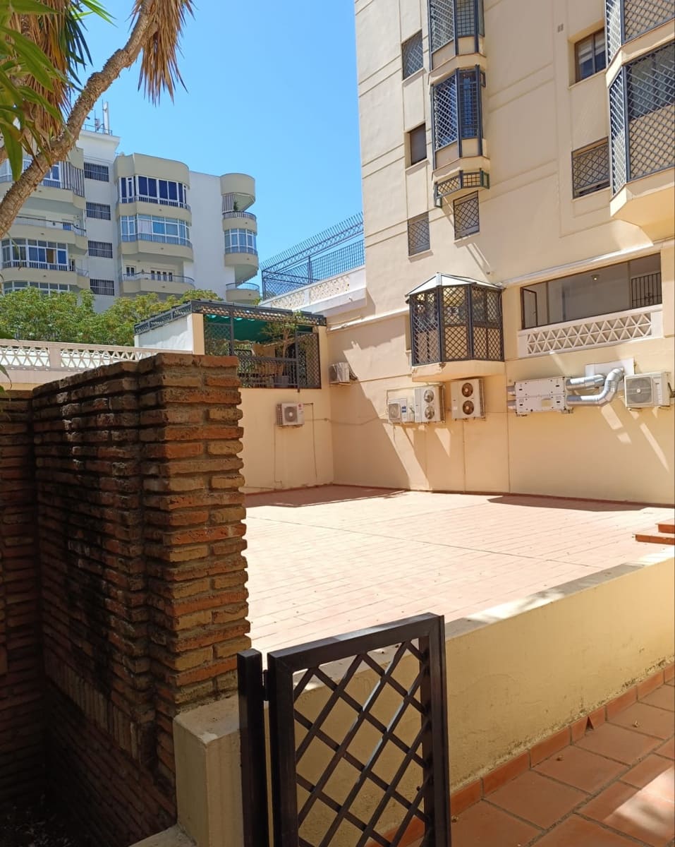 Biuro na sprzedaż w Marbella - 219 000 € (Ref: 9219890)