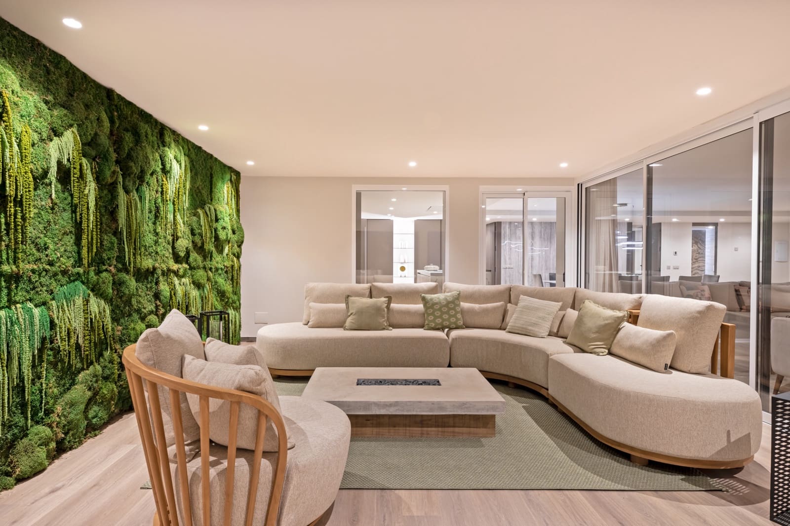 5 bedroom Apartment for sale in Puerto Banus - € 2,650,000 (Ref: 9242853)