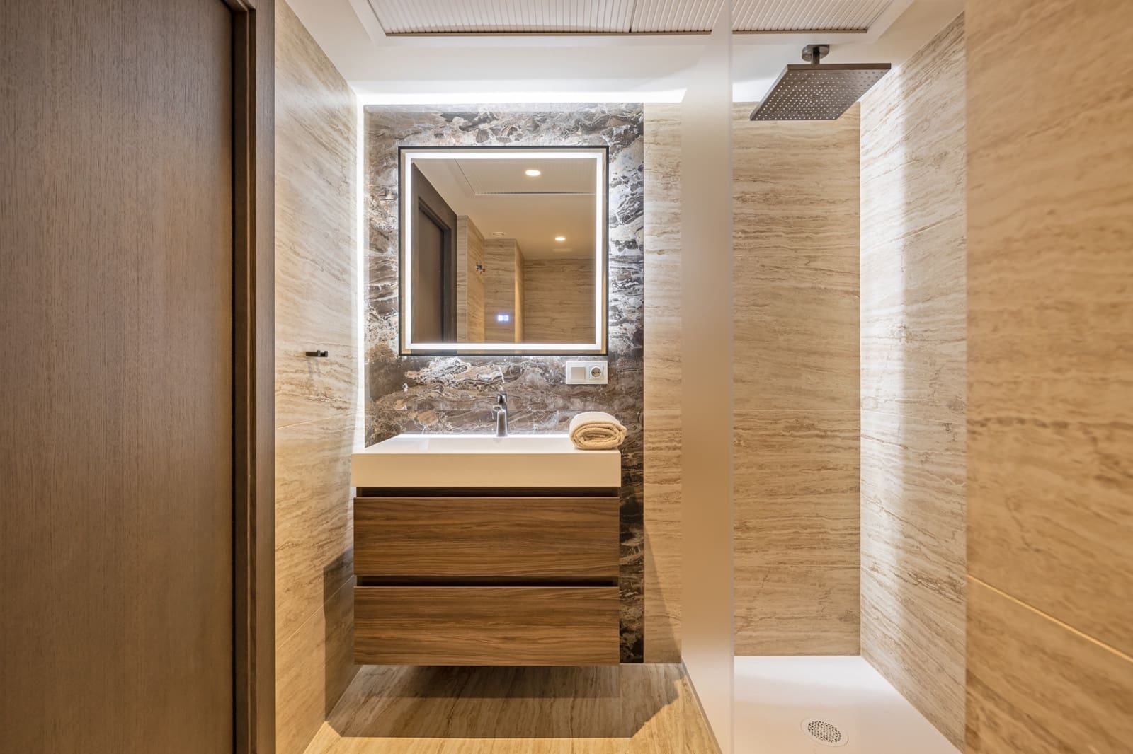 5 bedroom Apartment for sale in Puerto Banus - € 2,650,000 (Ref: 9242853)