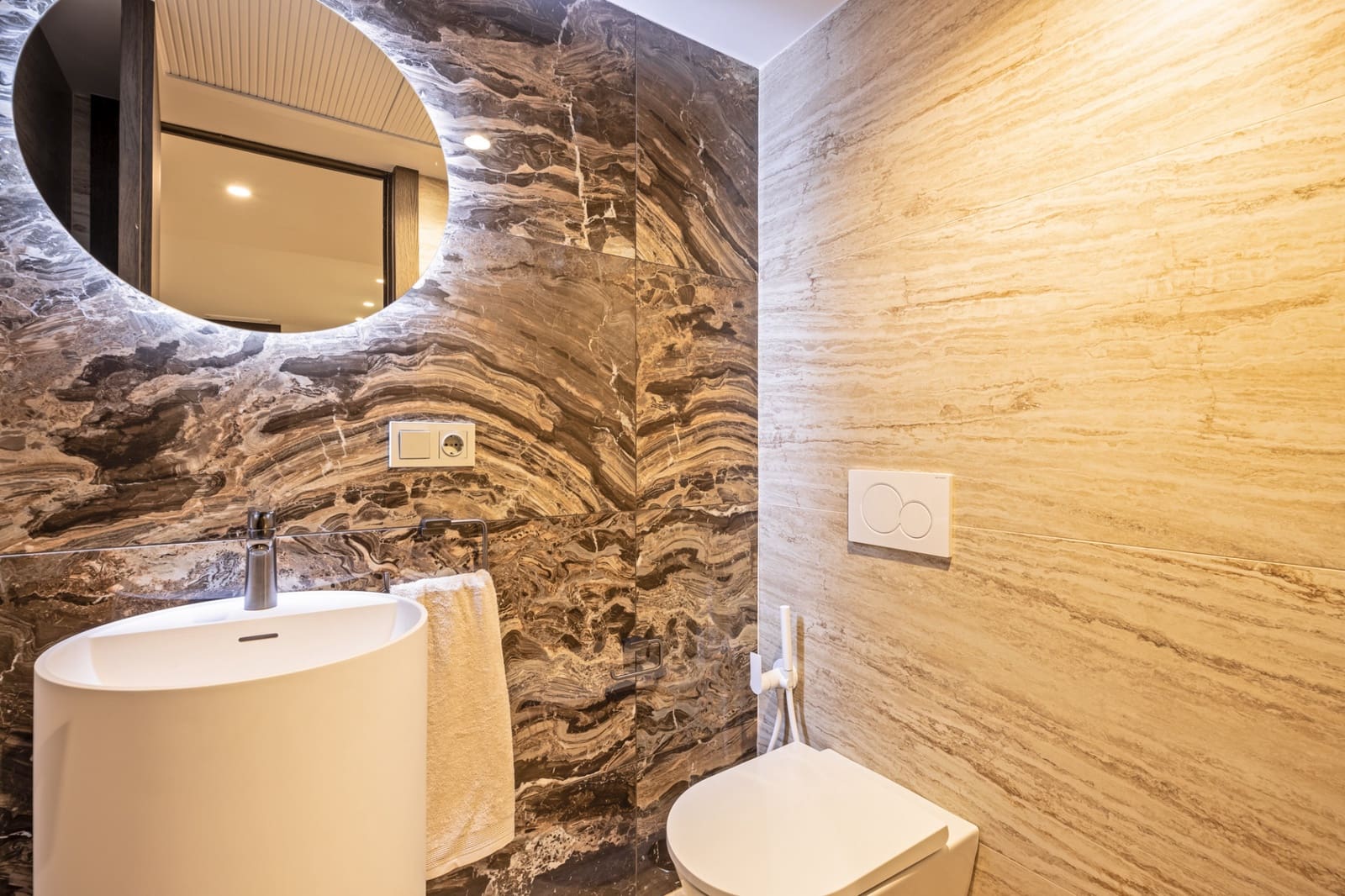 5 bedroom Apartment for sale in Puerto Banus - € 2,650,000 (Ref: 9242853)