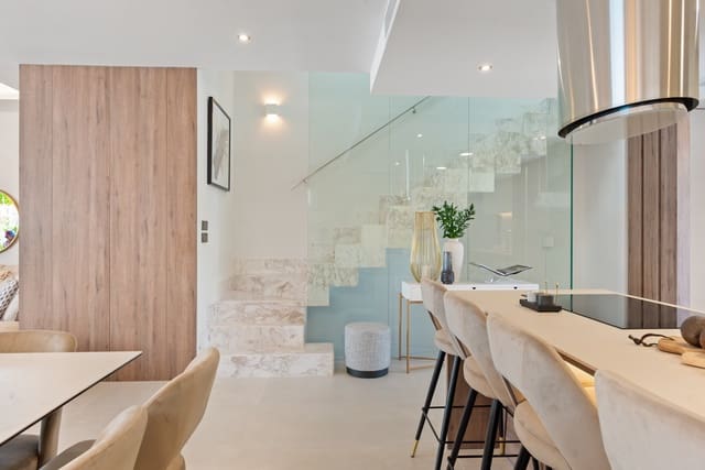 5 chambre Maison de Ville à vendre à Puerto Banus, Marbella avec piscine garage - 2 395 000 € (Ref: 9337785)