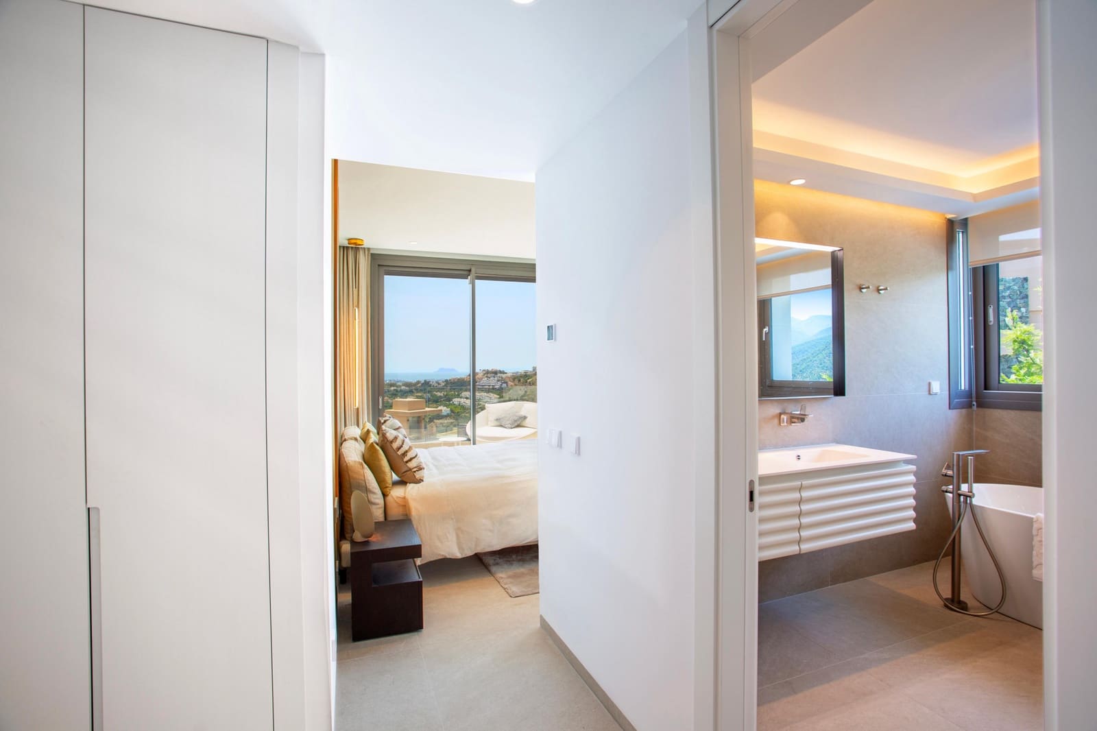 3 soverom Penthouse til salgs i La Quinta med svømmebasseng garasje - € 1 590 000 (Ref: 9355733)