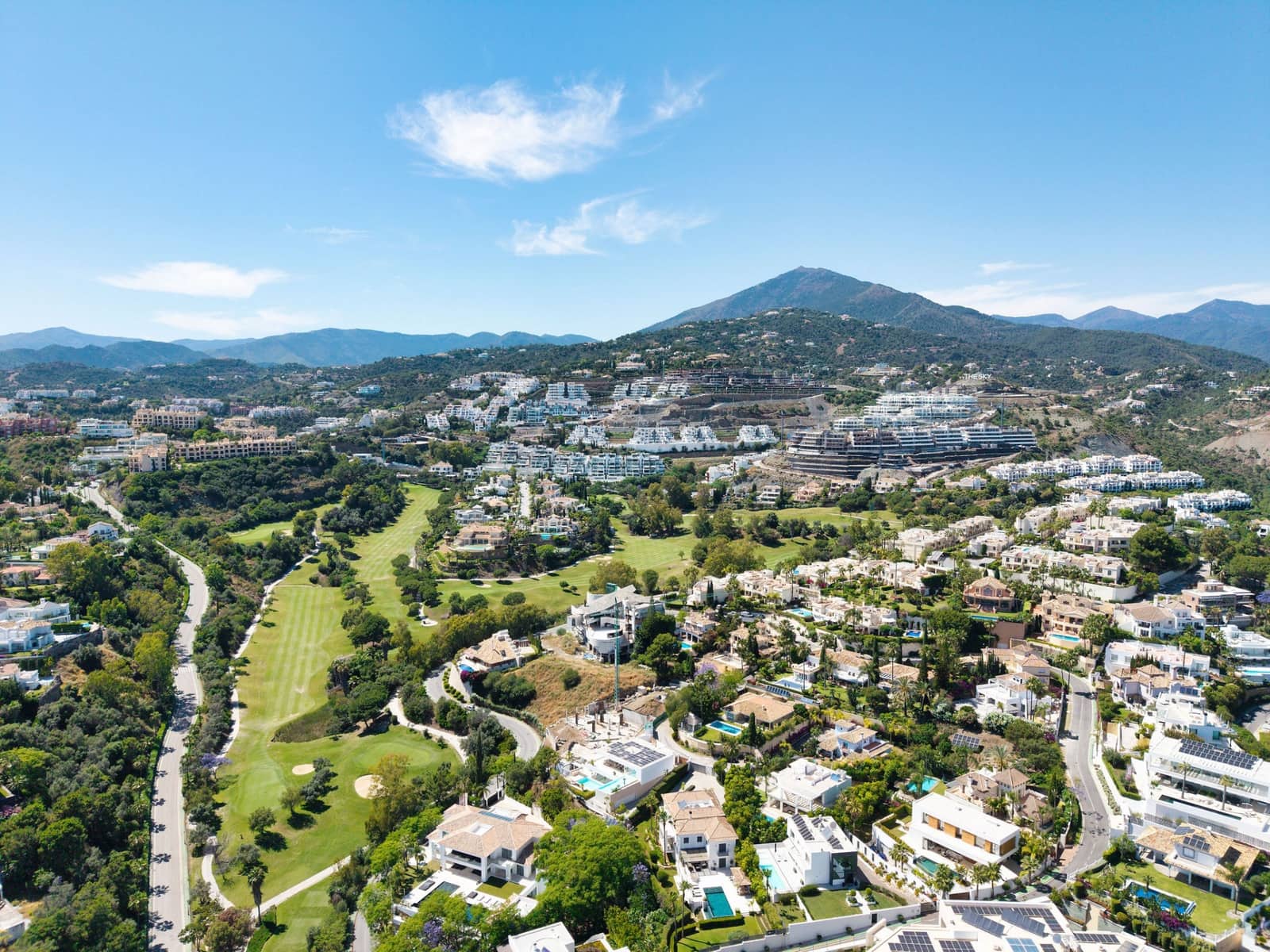 5 slaapkamer Villa te koop in La Quinta met garage - € 3.995.000 (Ref: 9355737)