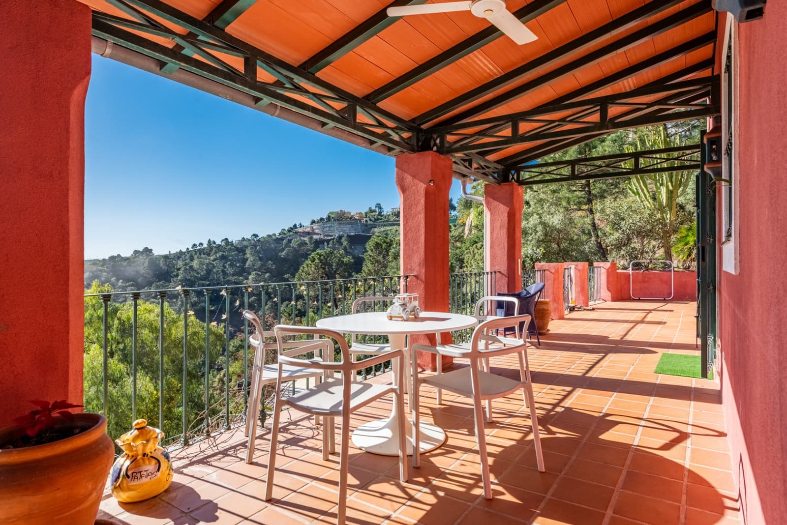 9 slaapkamer Villa te koop in El Madronal met zwembad garage - € 4.550.000 (Ref: 9355740)