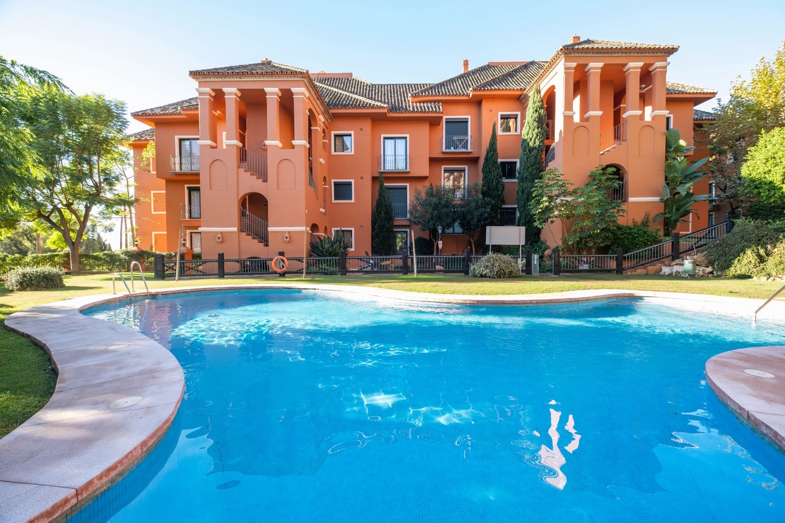 3 soveværelse Lejlighed til salg i Monte Halcones med swimmingpool garage - € 875.000 (Ref: 9355748)