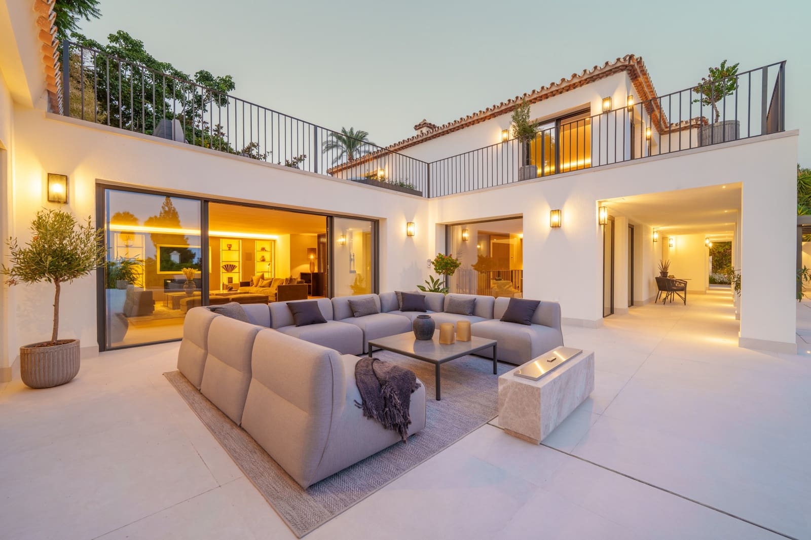 5 bedroom Villa for sale in Marbella with pool garage - € 7,800,000 (Ref: 9355751)