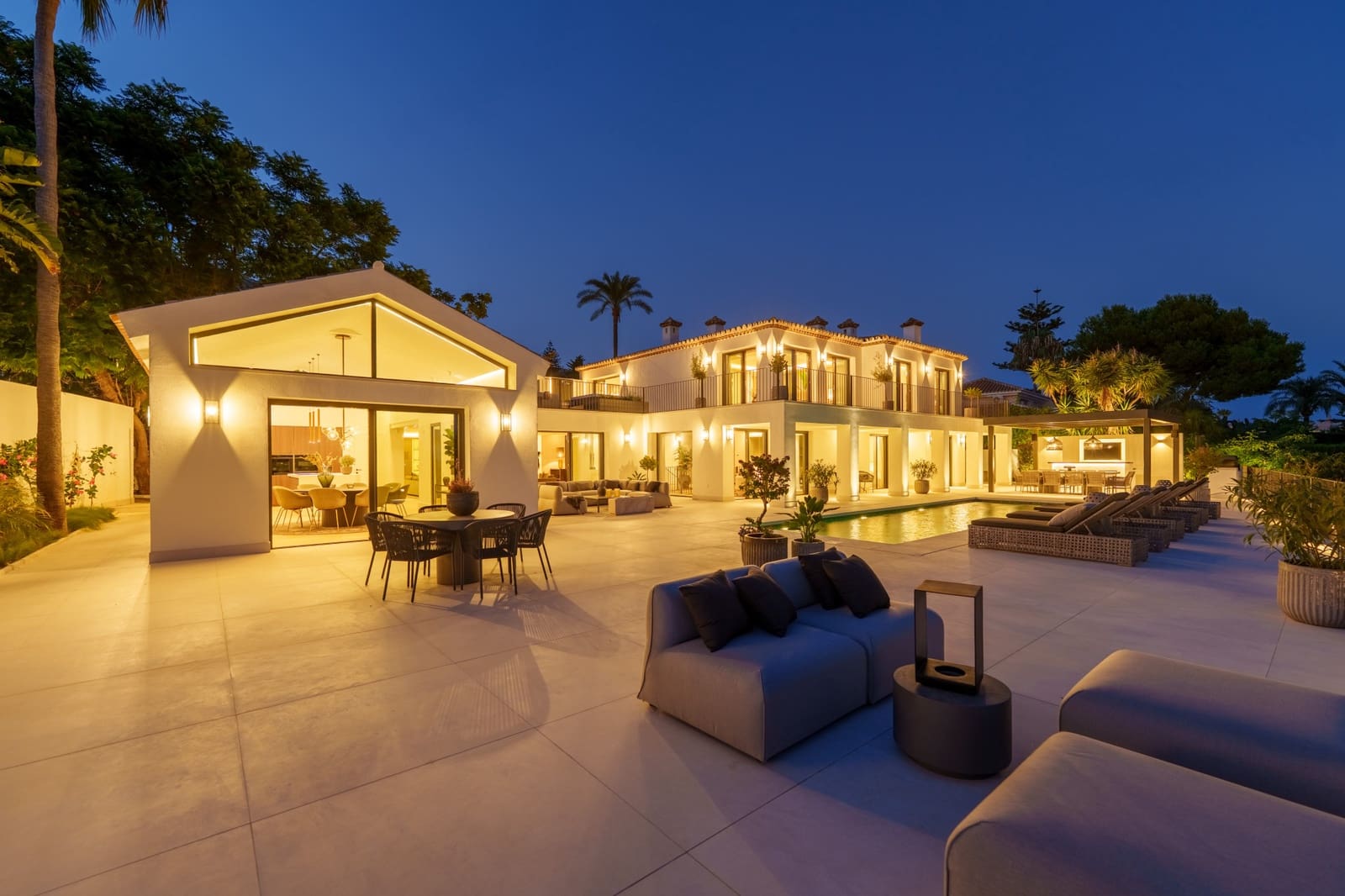 5 bedroom Villa for sale in Marbella with pool garage - € 7,800,000 (Ref: 9355751)