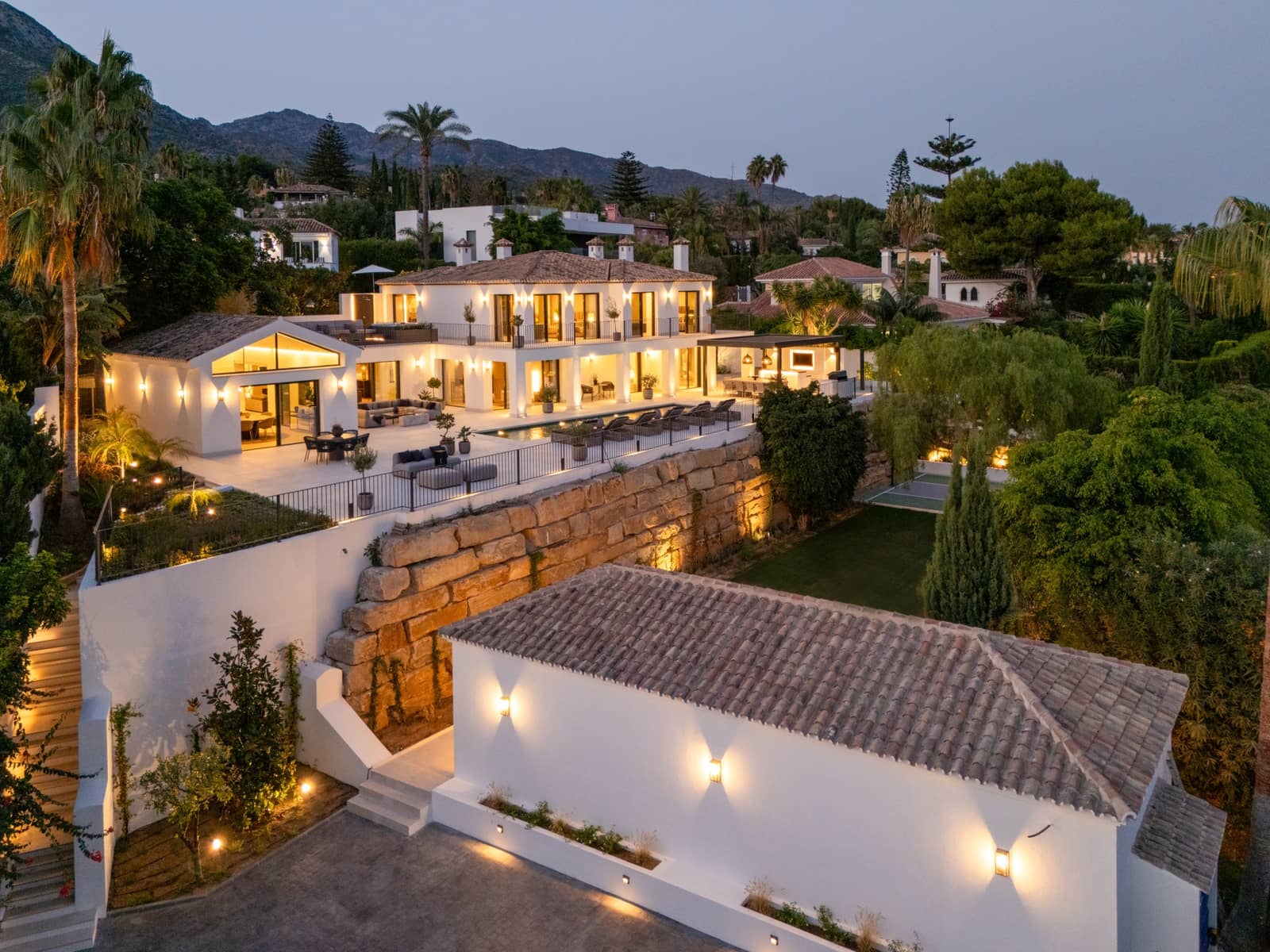 5 bedroom Villa for sale in Marbella with pool garage - € 7,800,000 (Ref: 9355751)