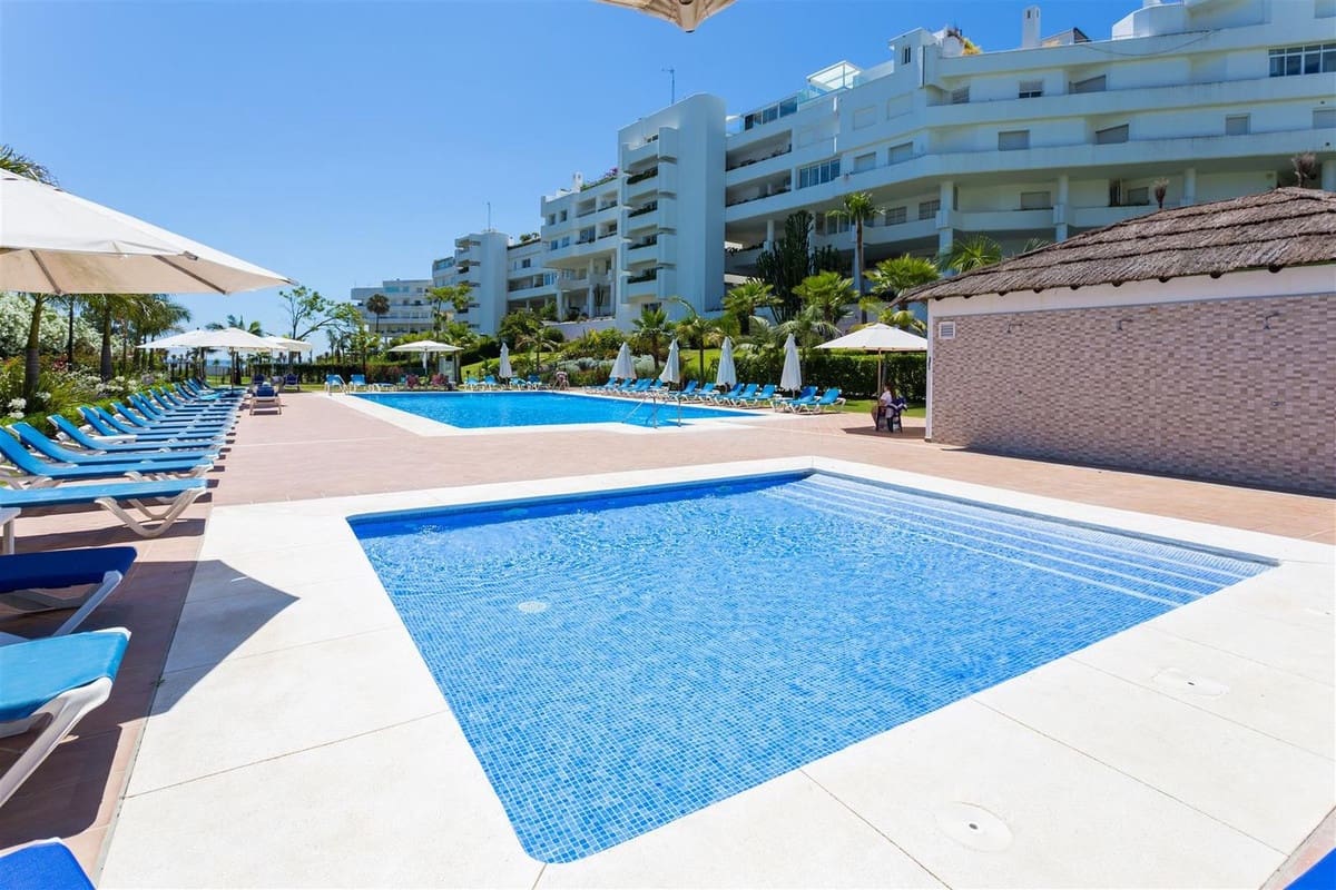 4 bedroom Apartment for sale in Guadalmina with pool garage - € 1,750,000 (Ref: 9385388)