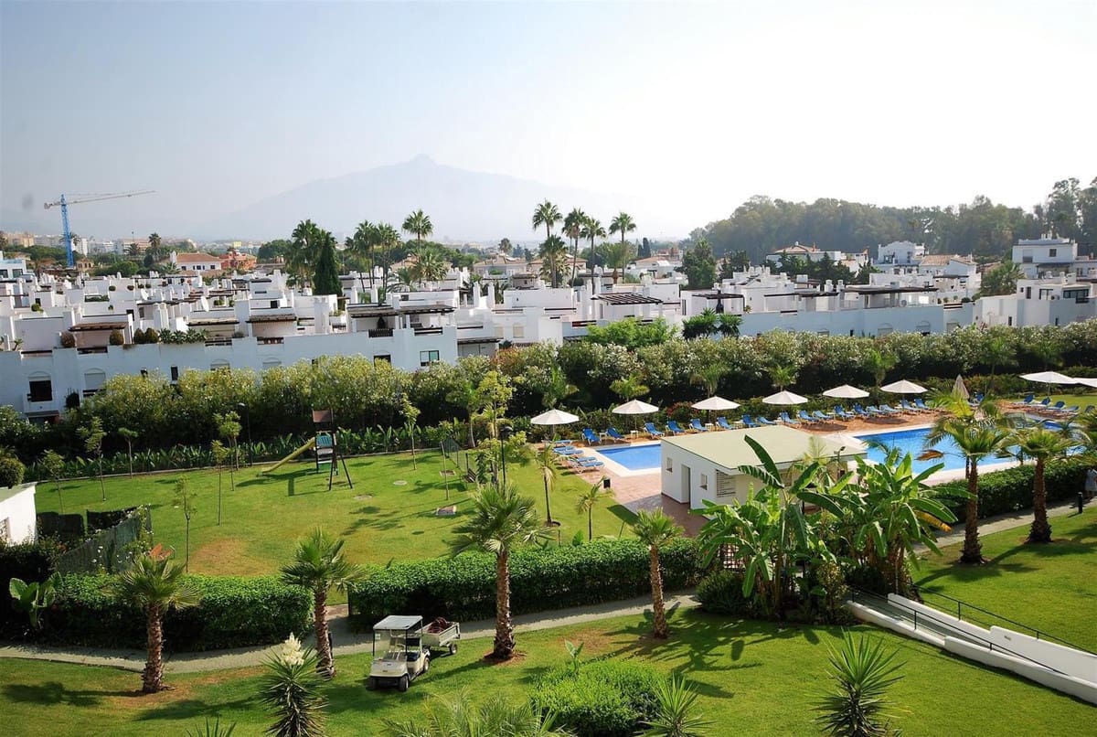 4 bedroom Apartment for sale in Guadalmina with pool garage - € 1,750,000 (Ref: 9385388)