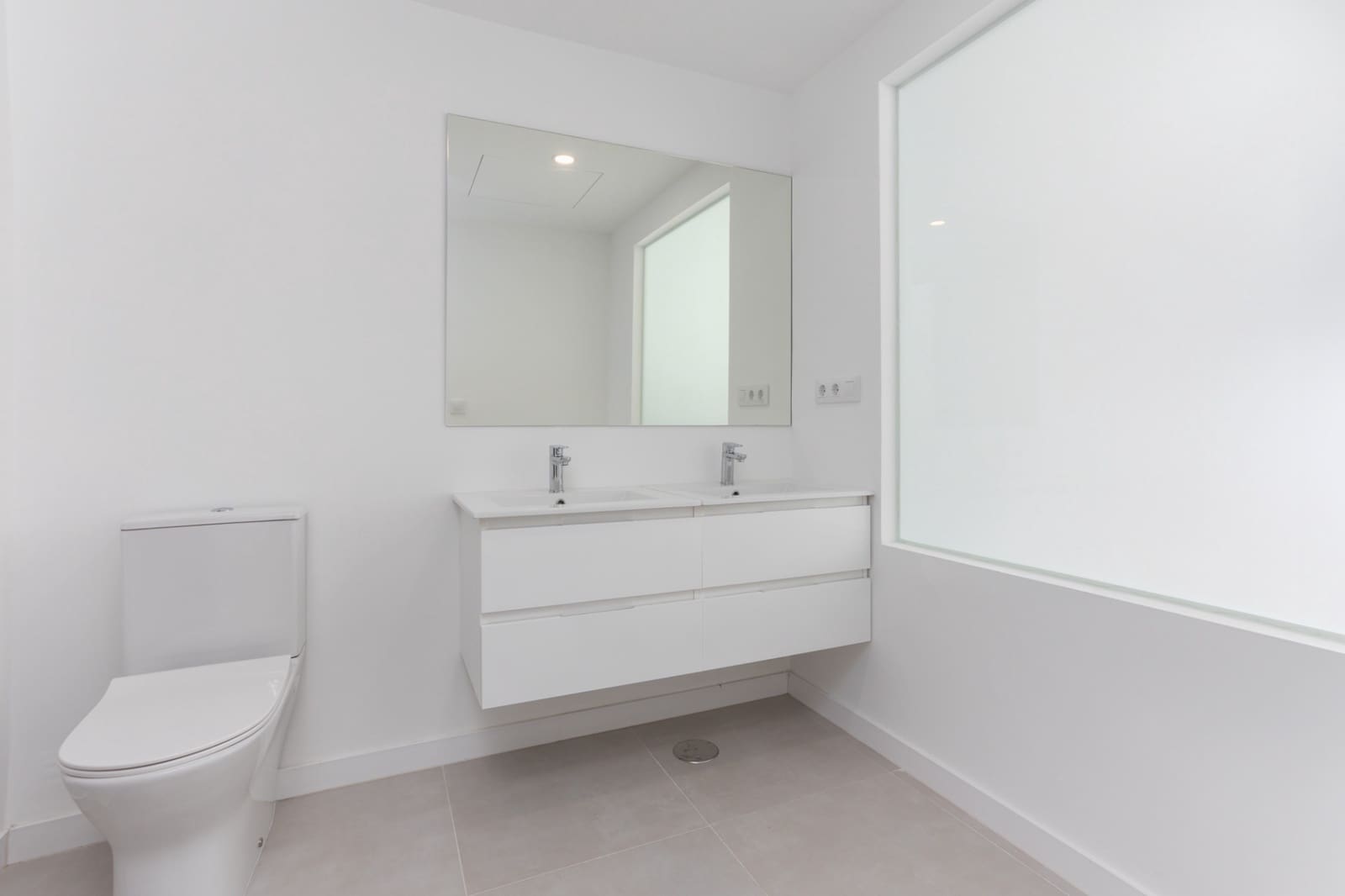 4 bedroom Apartment for sale in Guadalmina with pool garage - € 1,750,000 (Ref: 9385388)