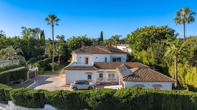 6 bedroom Villa for sale in Guadalmina Baja, Marbella with pool garage - € 3,295,000 (Ref: 9385389)