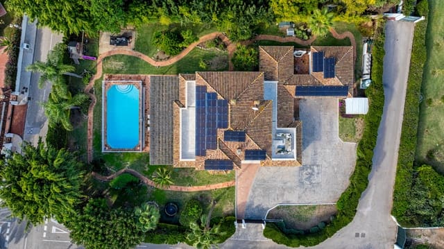 6 bedroom Villa for sale in Guadalmina Baja, Marbella with pool garage - € 3,295,000 (Ref: 9385389)