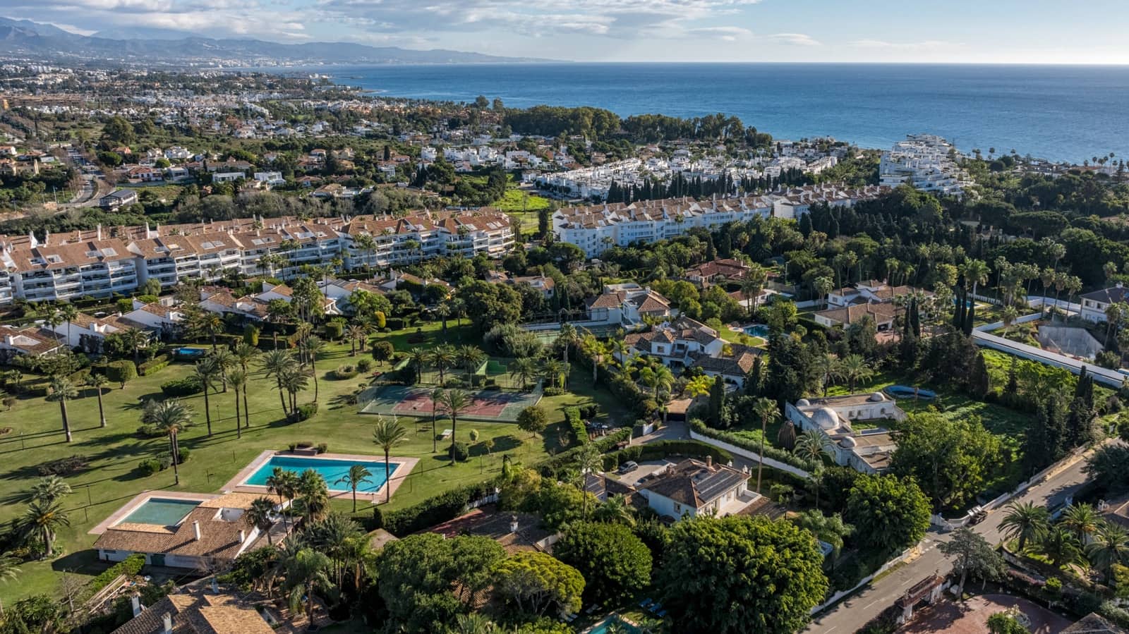 6 soverom Villa til salgs i Guadalmina med svømmebasseng garasje - € 3 295 000 (Ref: 9385389)