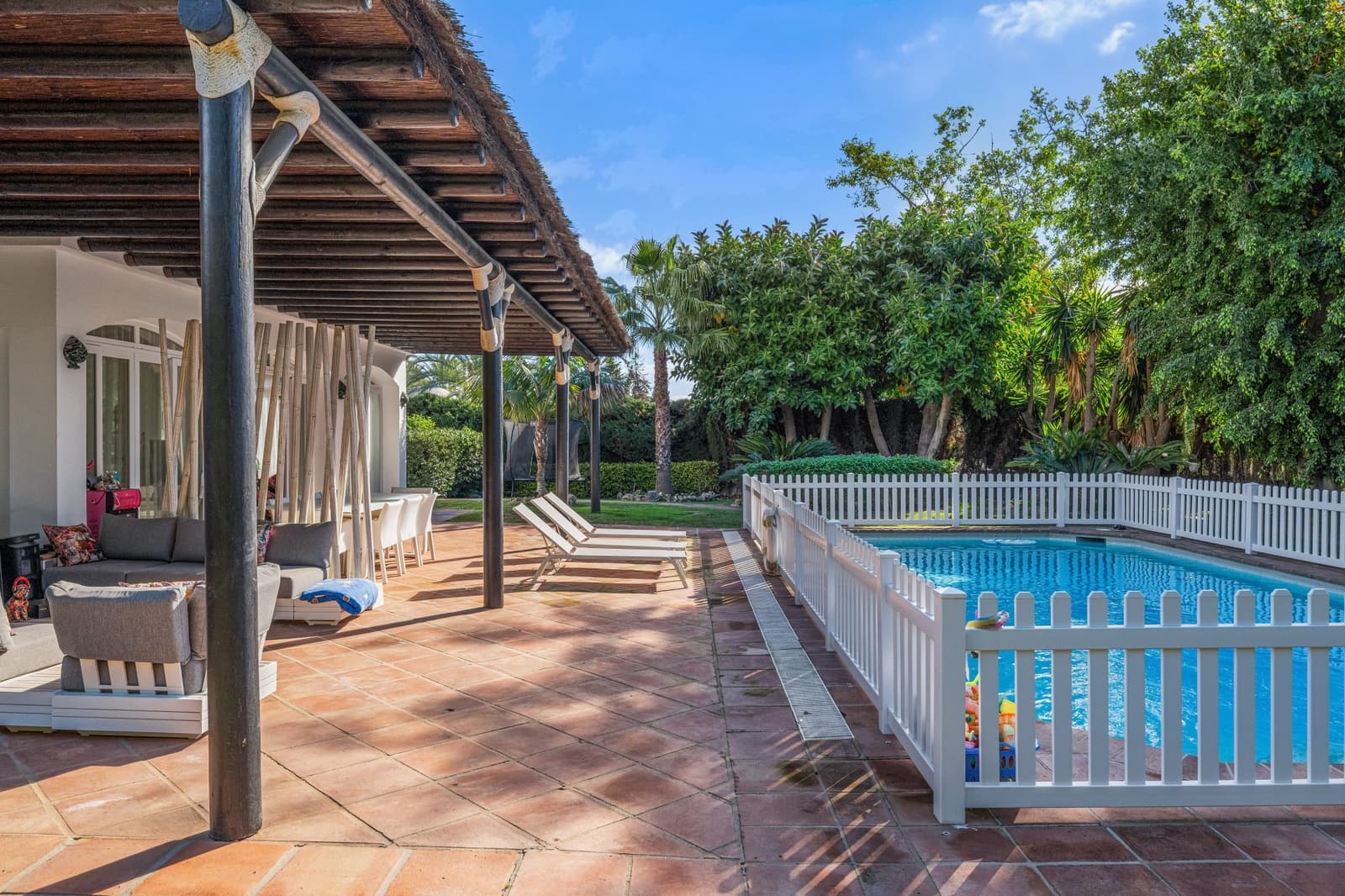 6 soverom Villa til salgs i Guadalmina med svømmebasseng garasje - € 3 295 000 (Ref: 9385389)