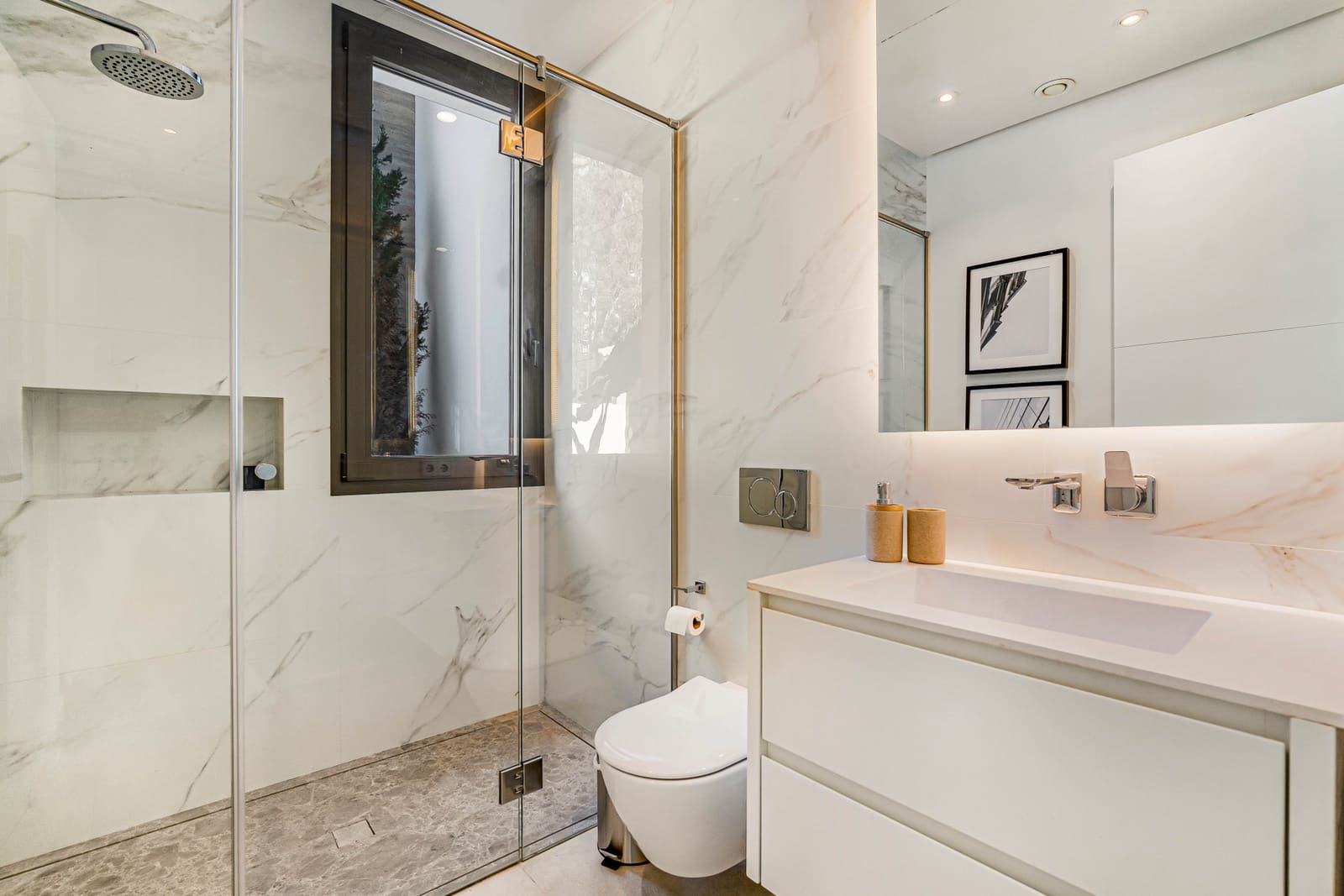 6 soverom Villa til salgs i Golden Mile med svømmebasseng garasje - € 5 900 000 (Ref: 9439672)