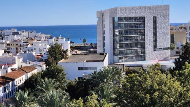 2 sovrum Takvåning till salu i Estepona med pool garage - 1 850 000 € (Ref: 9472794)