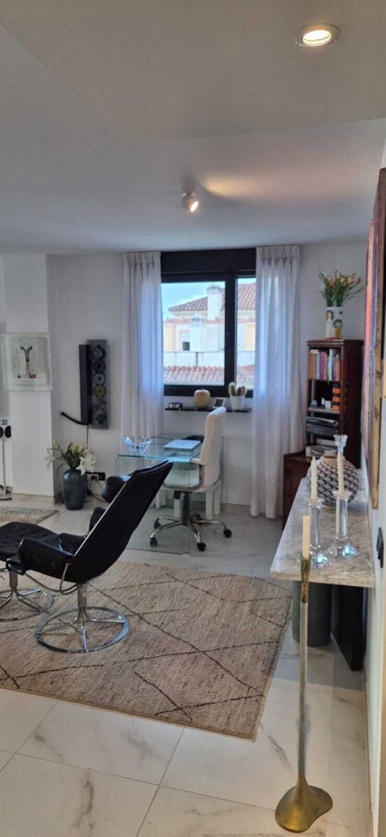 2 soveværelse Penthouse til salg i Estepona med swimmingpool garage - € 1.770.000 (Ref: 9500815)