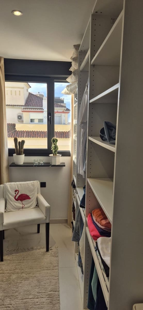 2 soveværelse Penthouse til salg i Estepona med swimmingpool garage - € 1.770.000 (Ref: 9500815)