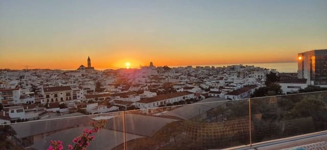 2 soveværelse Penthouse til salg i Parque Central, Estepona med swimmingpool garage - € 1.770.000 (Ref: 9500815)