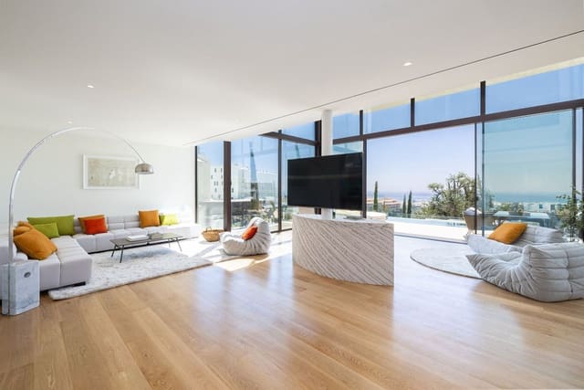 Chalet de 2 habitaciones en Fuengirola en venta con piscina garaje - 2.530.000 € (Ref: 9500818)