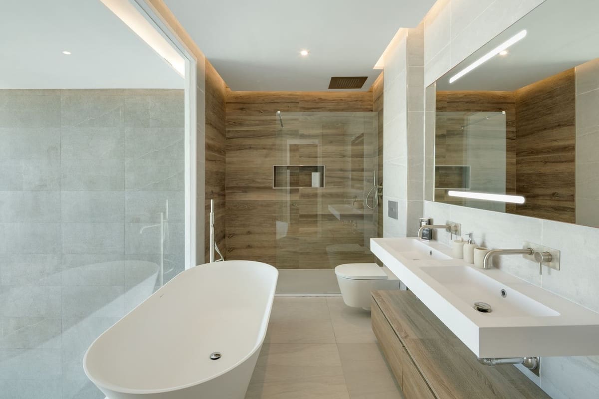 4 bedroom Townhouse for sale in Rio Real with pool garage - € 1,960,000 (Ref: 9500851)