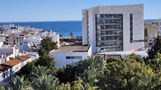 2 chambre Penthouse à vendre à Centro, Estepona avec piscine garage - 1 595 000 € (Ref: 9500895)